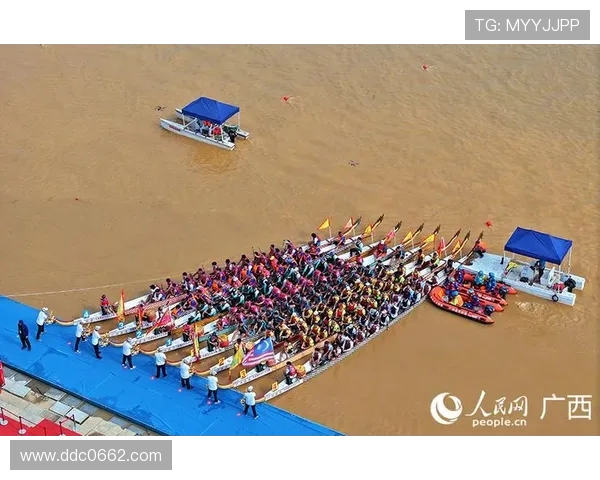 藤县国际龙舟盛会启幕 中国与东盟 28 支队伍竞逐浔江(1)